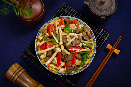 白玉菇烩牛肉丁