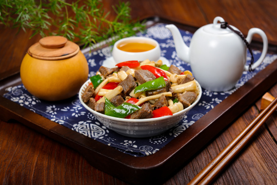 白玉菇烩牛肉丁