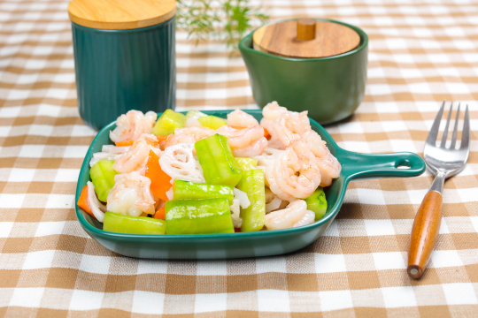 黄瓜藕片烩虾仁