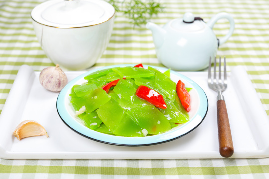 清炒莴笋片
