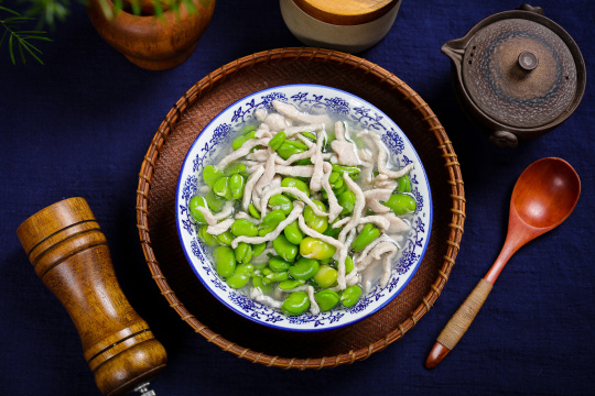 肉丝蚕豆米汤