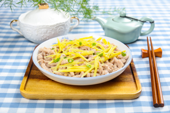 生姜丝蒸里脊丝