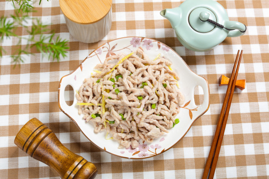 生姜丝蒸里脊丝