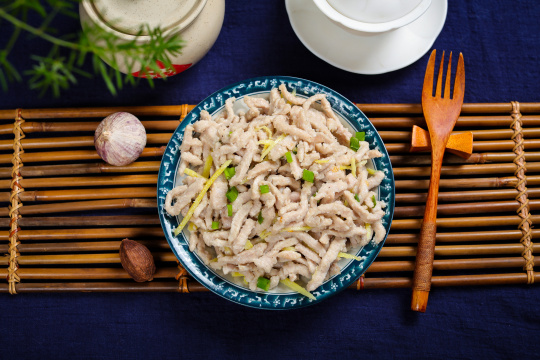 生姜丝蒸里脊丝