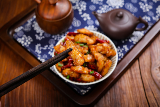 油炸香辣鸡脚筋