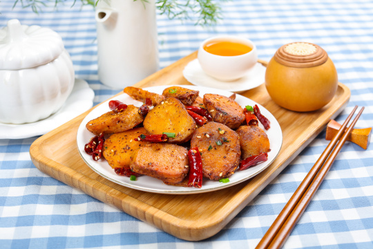 油炸干锅小芋头