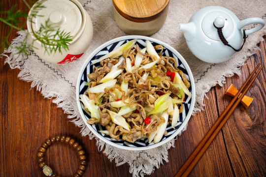 大葱爆炒肥肠丝