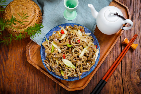 大葱爆炒肥肠丝