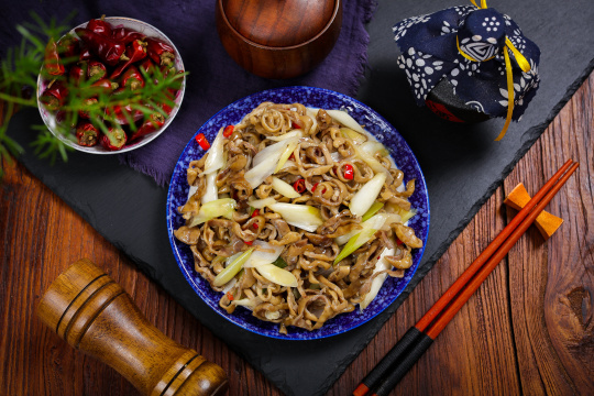 大葱爆炒肥肠丝