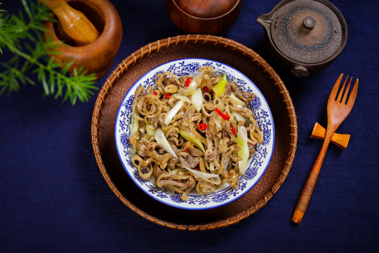 大葱爆炒肥肠丝