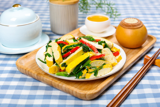 韭菜炒黄豆腐
