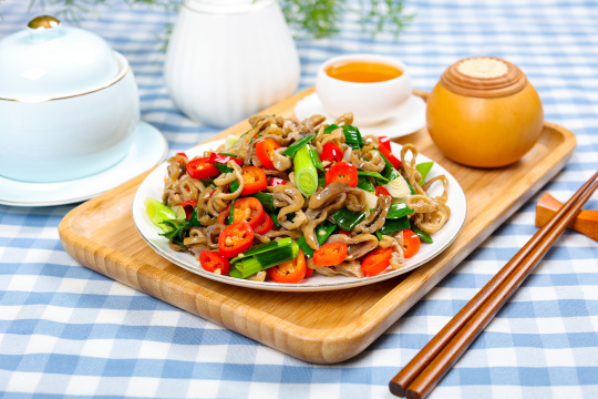 蒜苗爆炒肥肠丝