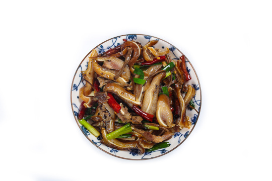 茶树菇炒猪耳朵