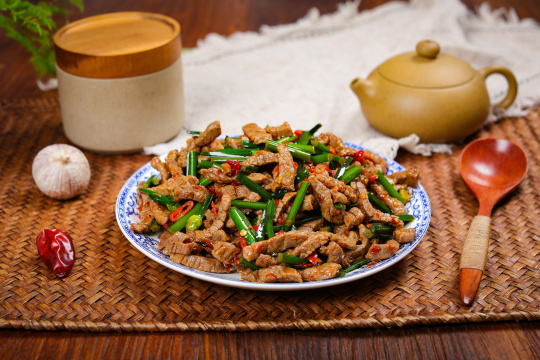 韭菜花菜牛肉丝