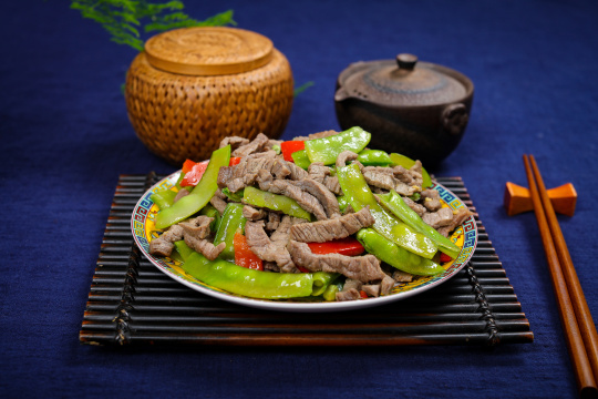 荷兰豆炒牛肉丝