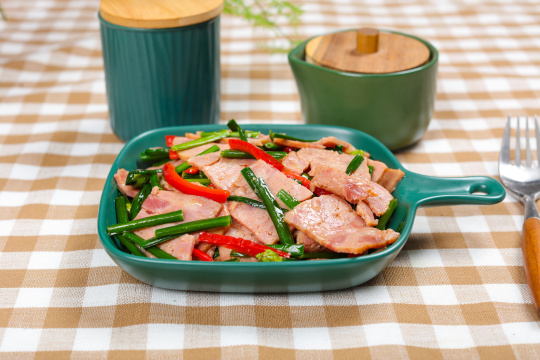 培根肉炒韭菜花