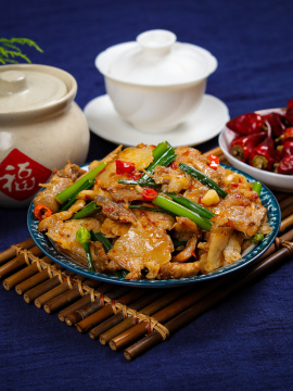 回锅肉炒韭菜花