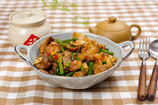 回锅肉炒韭菜花