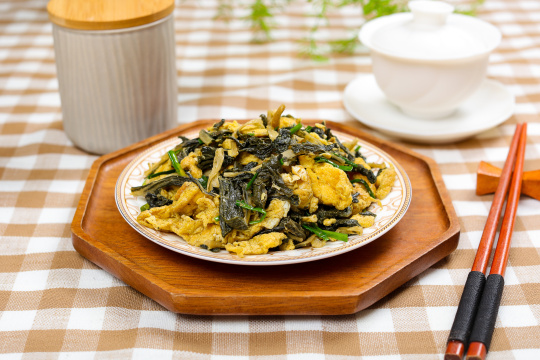 菜干炒鸡蛋
