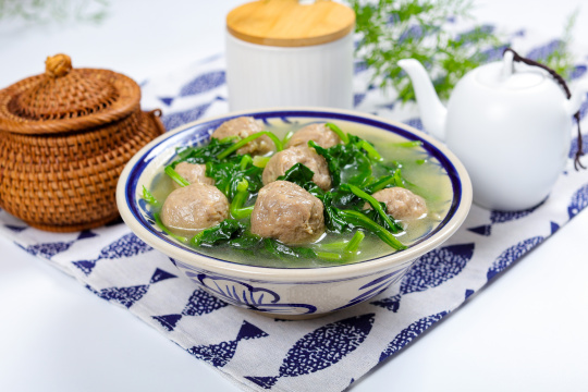 牛丸菠菜汤