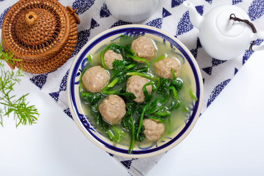牛丸菠菜汤
