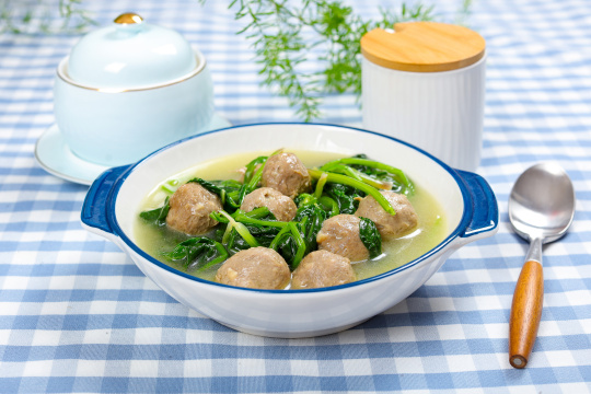 牛丸菠菜汤