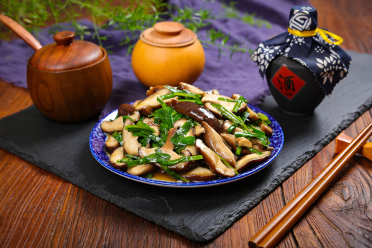 韭菜炒香菇