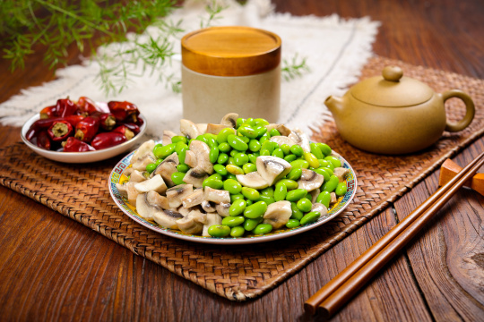 口蘑炒毛豆
