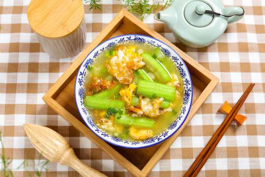 煎鸡蛋丝瓜汤
