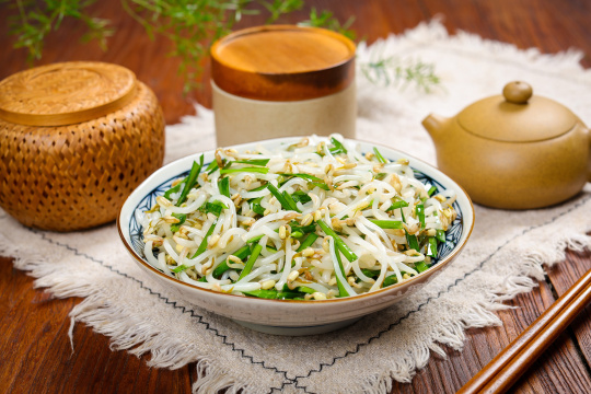 韭菜炒豆芽