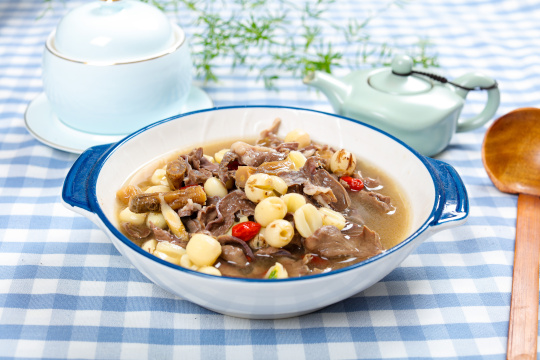 莲子党参煮猪心