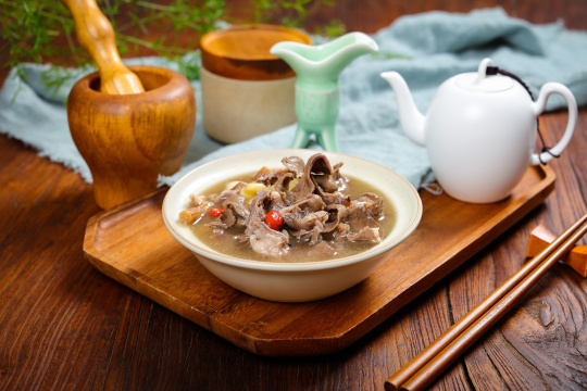 莲子党参煮猪心