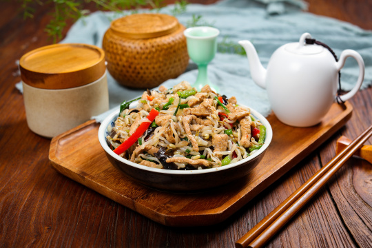 肉丝炒豆芽