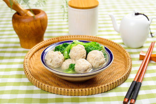 青菜豆腐丸子汤