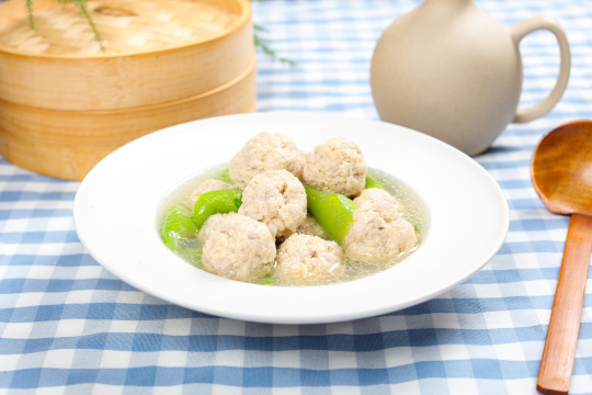 丝瓜豆腐丸子汤