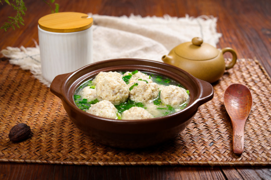 香菜豆腐丸子汤