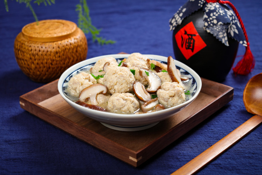 香菇豆腐丸子汤