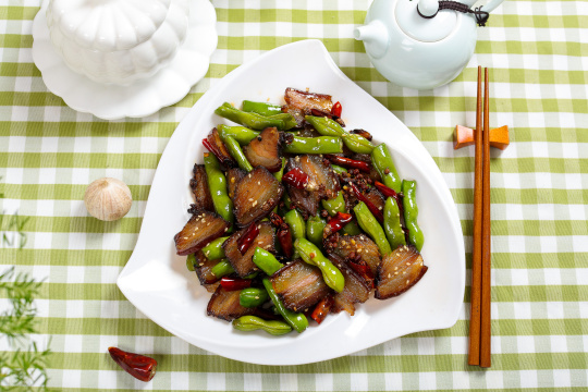 烟熏肉炒四季豆