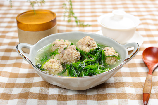 菠菜肉丸子汤