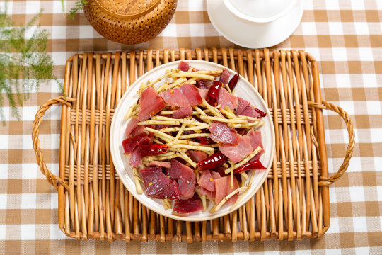 鱼腥草炒火腿肉