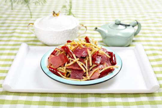 鱼腥草炒火腿肉