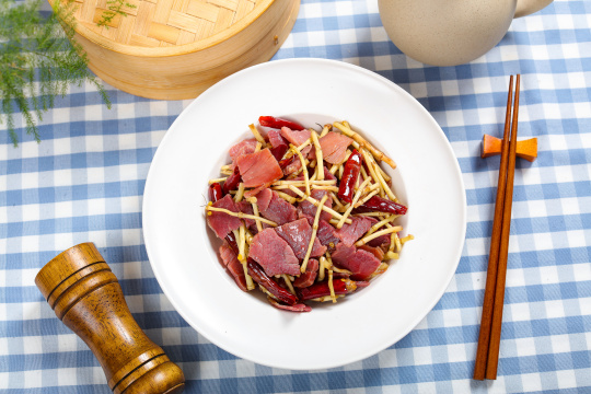 鱼腥草炒火腿肉
