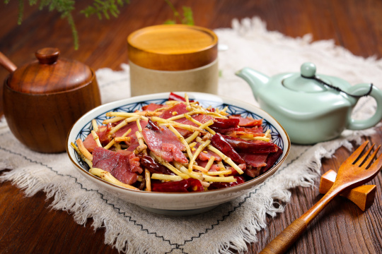 鱼腥草炒火腿肉