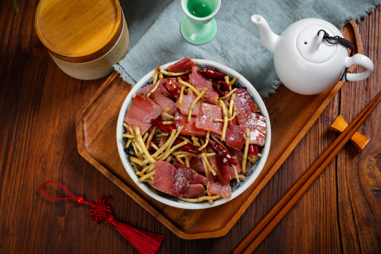 鱼腥草炒火腿肉