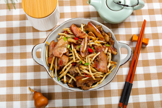 鱼腥草炒猪头肉4