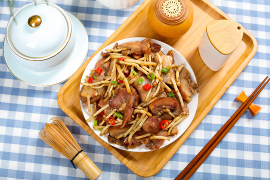 鱼腥草炒猪头肉16