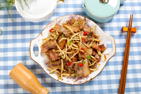 鱼腥草炒猪头肉18