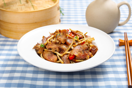 鱼腥草炒猪头肉19