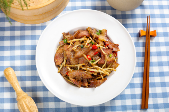 鱼腥草炒猪头肉20