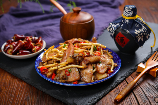 鱼腥草炒猪头肉25